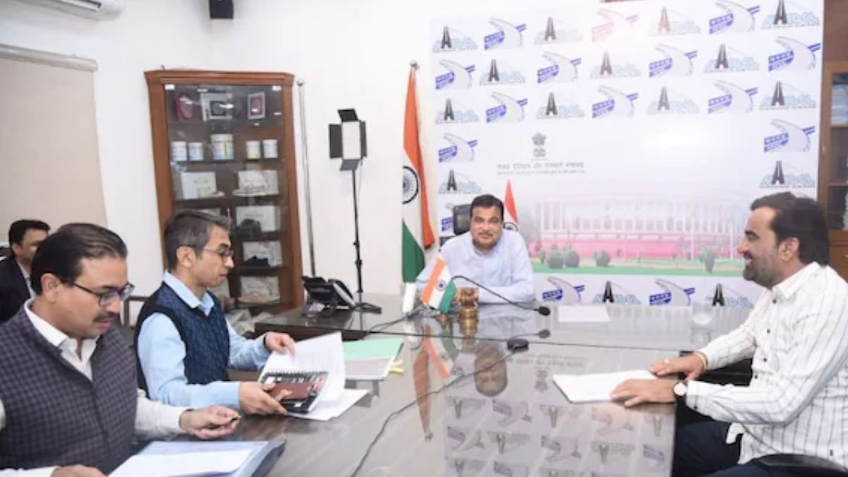 Nitin-Gadkari-Hanuman-Beniwal